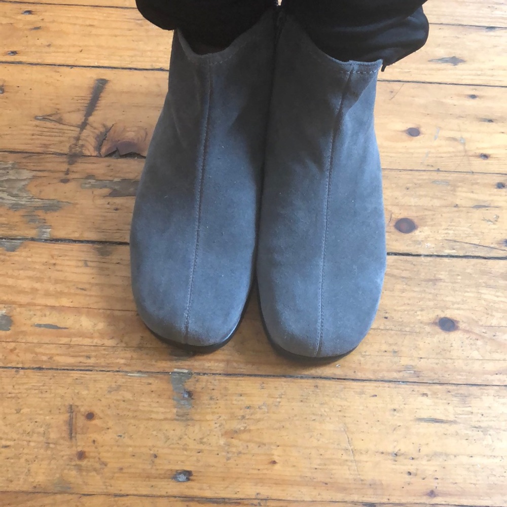 Grey suede woman’s boots